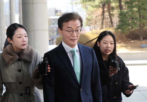 '통일교 금품수수 의혹' 전재수 첫 합수본 출석