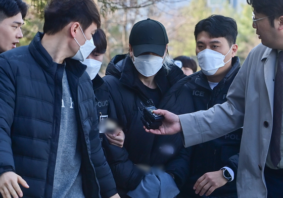 6년 전 학대로 숨진 '3세 딸' 이불·비닐로 감싸 매장…친모·남친 구속 기로