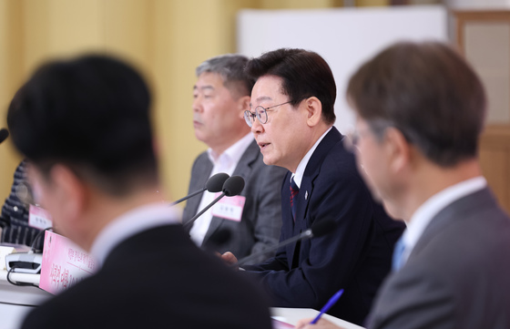 노동정책 토론회 발언하는 이재명 대통령