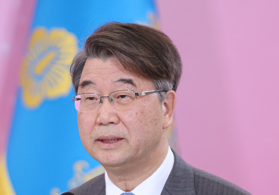 추진상황 보고하는 김지형 위원장