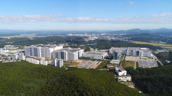 LG디스플레이, 정기 주총 개최…소액주주 권한 강화 등 원안 통과