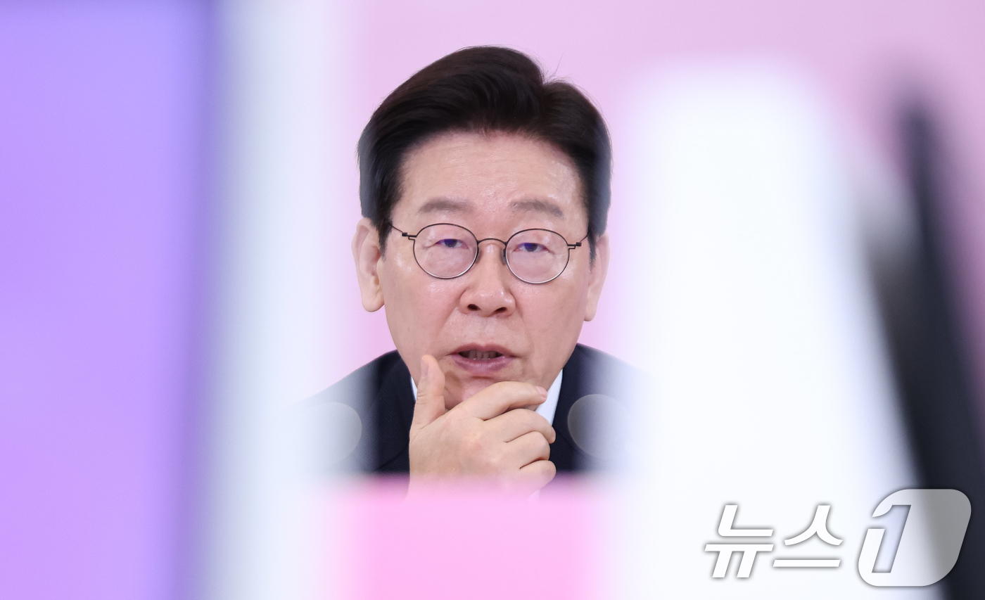 (서울=뉴스1) 허경 기자 = 이재명 대통령이 19일 청와대에서 열린 경사노위 1기 출범 맞이 노동정책 토론회에서 발언하고 있다. 2026.3.19/뉴스1