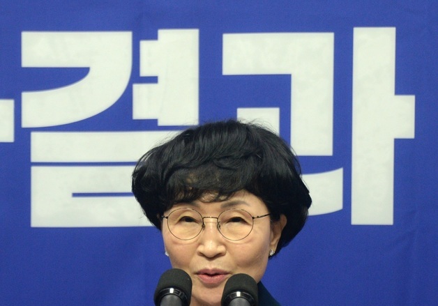 6.3 지방선거 기초단체장 후보자 1차 심사 결과 발표하는 이재운 위원장