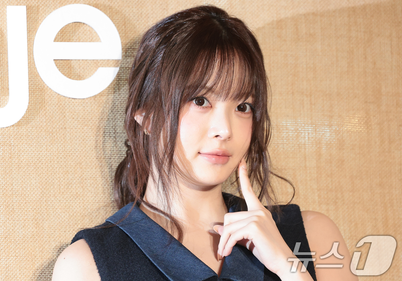 (서울=뉴스1) 권현진 기자 = 르세라핌 홍은채가 19일 서울 용산구 몬드리안 서울 이태원에서 열린 패션 브랜드 ‘마쥬 2026 봄·여름 컬렉션 프레젠테이션’에 참석해 포즈를 취하 …