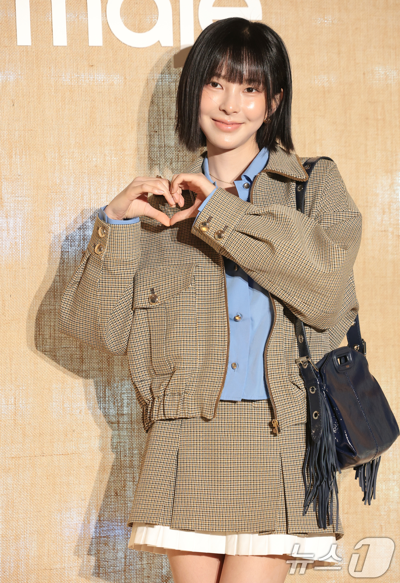 (서울=뉴스1) 권현진 기자 = 배우 신수현이 19일 서울 용산구 몬드리안 서울 이태원에서 열린 패션 브랜드 ‘마쥬 2026 봄·여름 컬렉션 프레젠테이션’에 참석해 포즈를 취하고 …