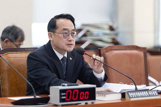 정개특위 출석한 허철훈 중앙선관위 사무총장