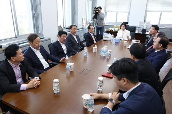 한자리에 모인 국민의힘 대구지역구 의원들