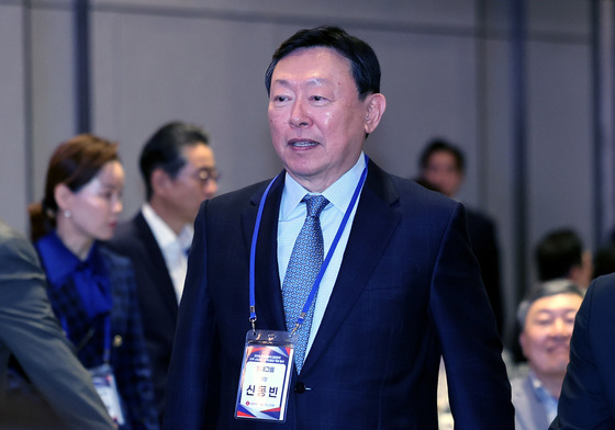 입장하는 신동빈 롯데그룹 회장