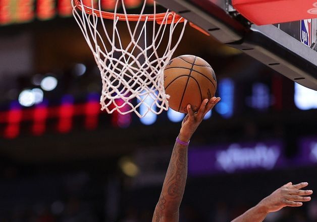 '돈치치+제임스 70점 합작' NBA 레이커스, 휴스턴 꺾고 7연승