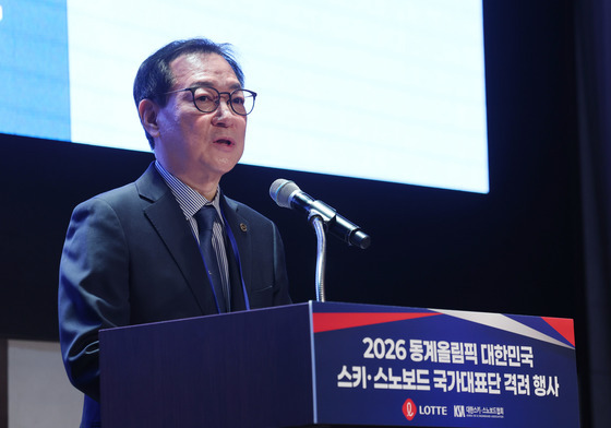 환영사 하는 최홍훈 대한스키스노보드협회장