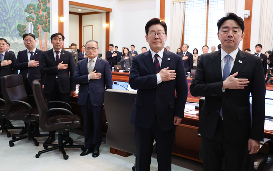 국민의례하는 이재명 대통령