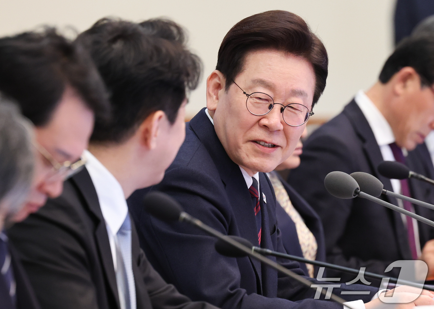 (서울=뉴스1) 이재명 기자 = 이재명 대통령이 19일 청와대에서 열린 수석보좌관회의에서 발언을 하고 있다. 2026.3.19/뉴스1