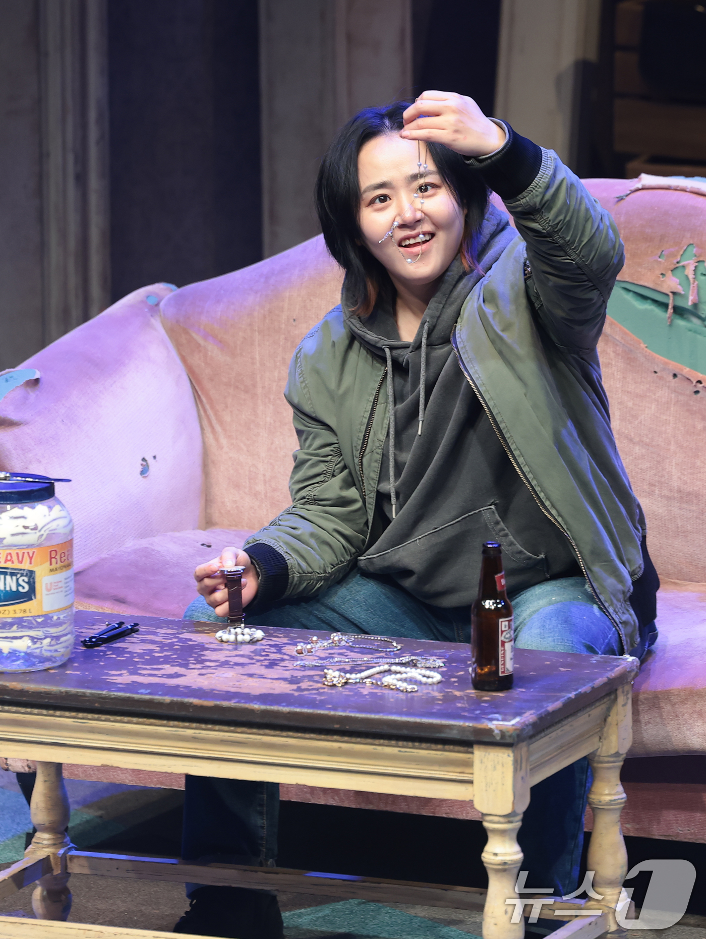 (서울=뉴스1) 권현진 기자 = 배우 문근영이 19일 서울 종로구 대학로 티오엠에서 열린 연극 ‘오펀스’ 프레스콜에서 열연을 펼치고 있다. 2026.3.19/뉴스1