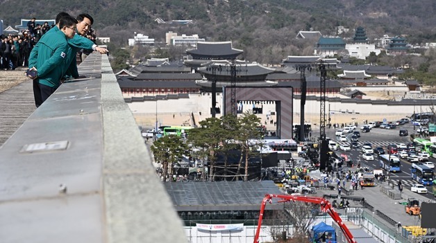 BTS 광화문 공연 현장 점검하는 오세훈 시장