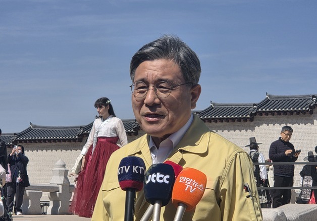 허민 국가유산청장 "BTS 광화문 공연 가슴 뿌듯…순찰 인력 3배 이상 확대"