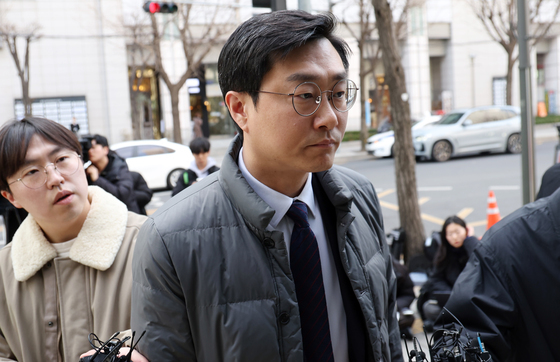 '성추행 의혹' 장경태 수심위 출석…대질조사·거짓말탐지기 심의