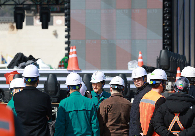 BTS 컴백 무대시설 점검하는 오세훈 서울시장