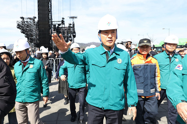 BTS 공연 무대시설 살펴보는 오세훈 시장