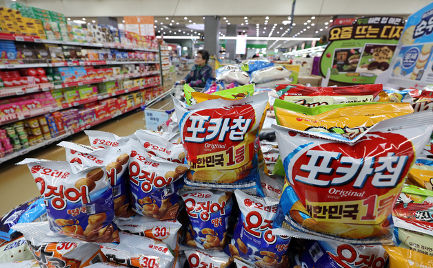 라면 이어 과자까지 싸진다…“정부 물가 안정 동참”