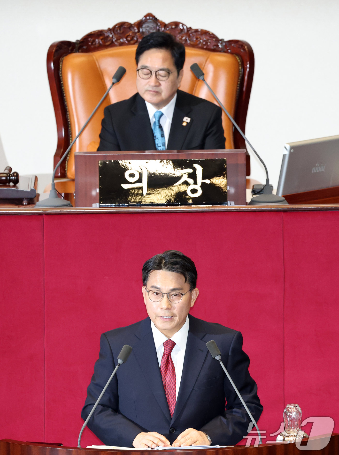 (서울=뉴스1) 이승배 기자 = 19일 서울 여의도 국회에서 열린 제433회국회(임시회) 2차 본회의에서 윤상현 국민의힘 의원이 공소청법안(대안)에 대한 무제한토론(필리버스터)을 …