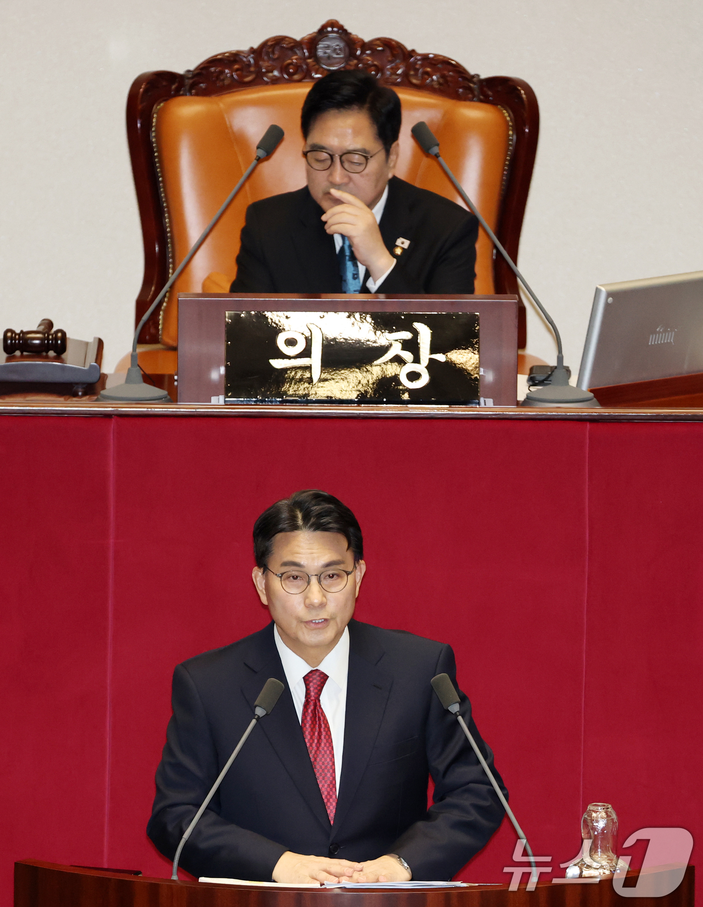 (서울=뉴스1) 이승배 기자 = 19일 서울 여의도 국회에서 열린 제433회국회(임시회) 2차 본회의에서 윤상현 국민의힘 의원이 공소청법안(대안)에 대한 무제한토론(필리버스터)을 …