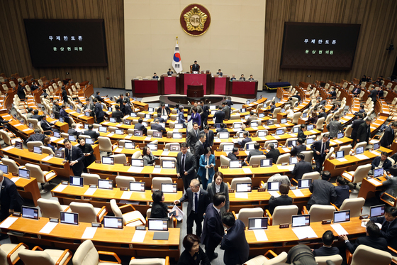 공소청법 與주도 본회의 통과 임박…중수청법 상정, 국힘 '필버' 예고
