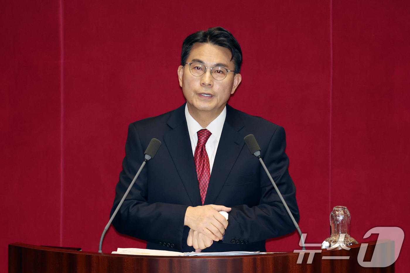 (서울=뉴스1) 이승배 기자 = 19일 서울 여의도 국회에서 열린 제433회국회(임시회) 2차 본회의에서 윤상현 국민의힘 의원이 공소청법안(대안)에 대한 무제한토론(필리버스터)을 …