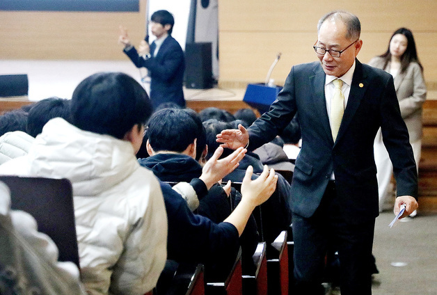 "총장과 신입생 직접 소통"…영남이공대 '웰컴 토크 콘서트' 개최