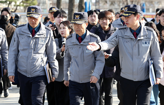 BTS 무대 현장점검 나선 유재성 경찰청장 직무대행