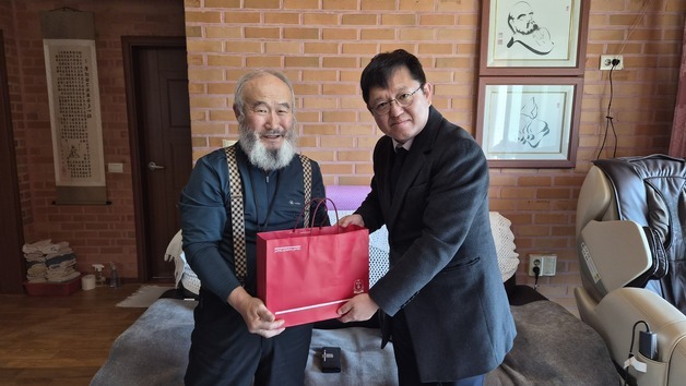 강원서부보훈지청, 서해수호의 날 맞아 故 박동혁 병장 유족 위문