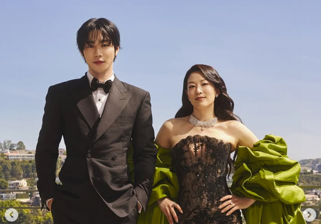 '케데헌' 아덴 조, 턱시도 차려입은 안효섭과 밝은 미소 "루미와 진우" [N샷]