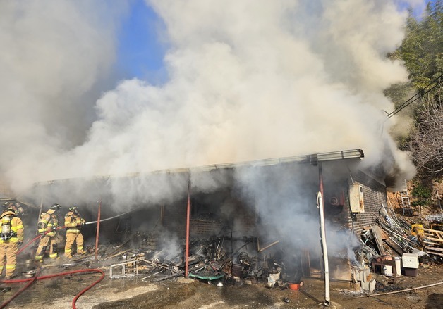 군산 주택서 불…4시간 만에 진화, 4100만원 재산피해