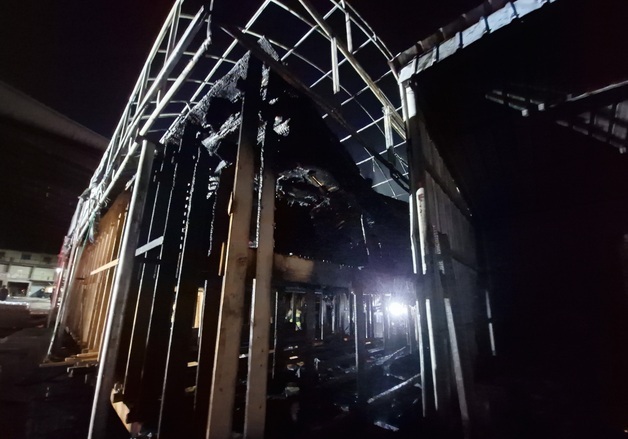 목포의 한 공사장서 화재…인명 피해 없어