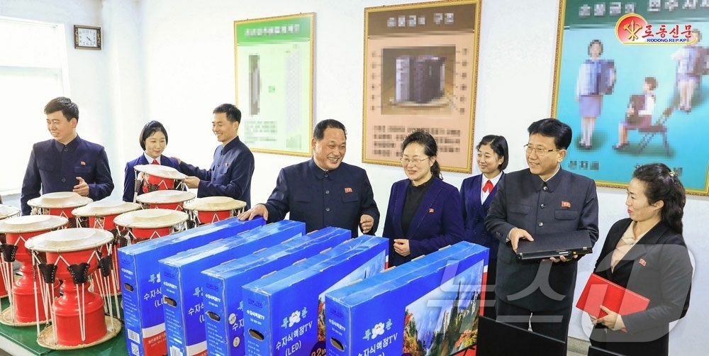 (평양 노동신문=뉴스1) = 북한 노동당 기관지 노동신문은 2일 "평안북도 검찰소 일꾼들이 교육 지원사업에 진정을 바쳐가고 있다"라고 보도했다. [국내에서만 사용가능. 재배포 금지 …