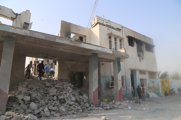 수업중 이란 초교에 미사일, 165명 사망 참극…미군 "엄중 조사"