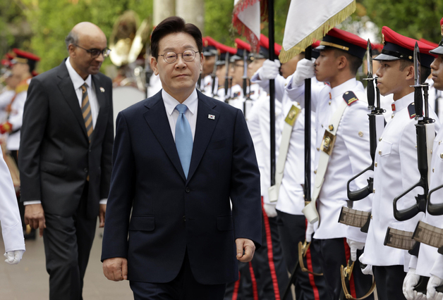 李대통령 '한·싱 AI 커넥트 서밋' 참석…기업간 AI 7건 MOU 체결