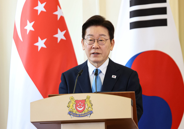 李대통령 "2030년까지 싱가포르에 3억 달러 글로벌 펀드…AI 공동 성장"