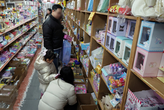 알록달록 학용품 고르기