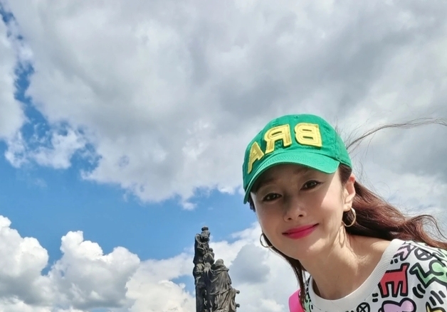 김지수, 한국 떠나 프라하서 새출발 "여행사 대표로 인사"