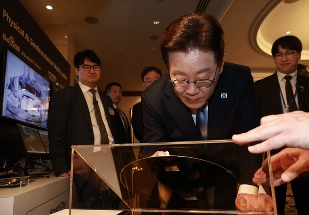 李대통령 "싱가포르에 3억 달러 펀드 조성…AI 대항해시대 열 것"(종합)