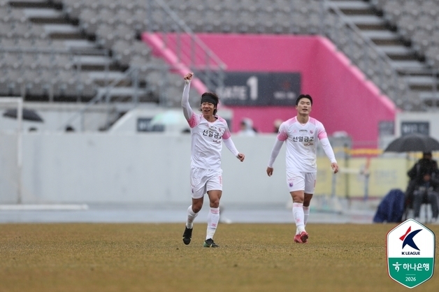 K리그2 신생팀 파주, 첫 경기서 충남아산에 2-3 역전패