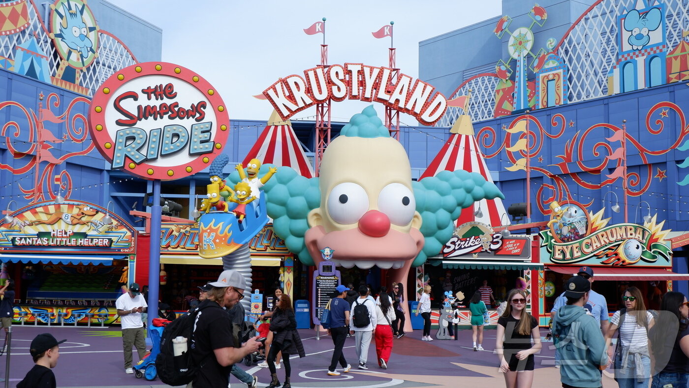 본문 이미지 - '심슨 라이드'가 막을 내리고 그 자리에 '백투더퓨처'가 들어설 예정이다.ⓒ 뉴스1 윤슬빈 관광전문기자