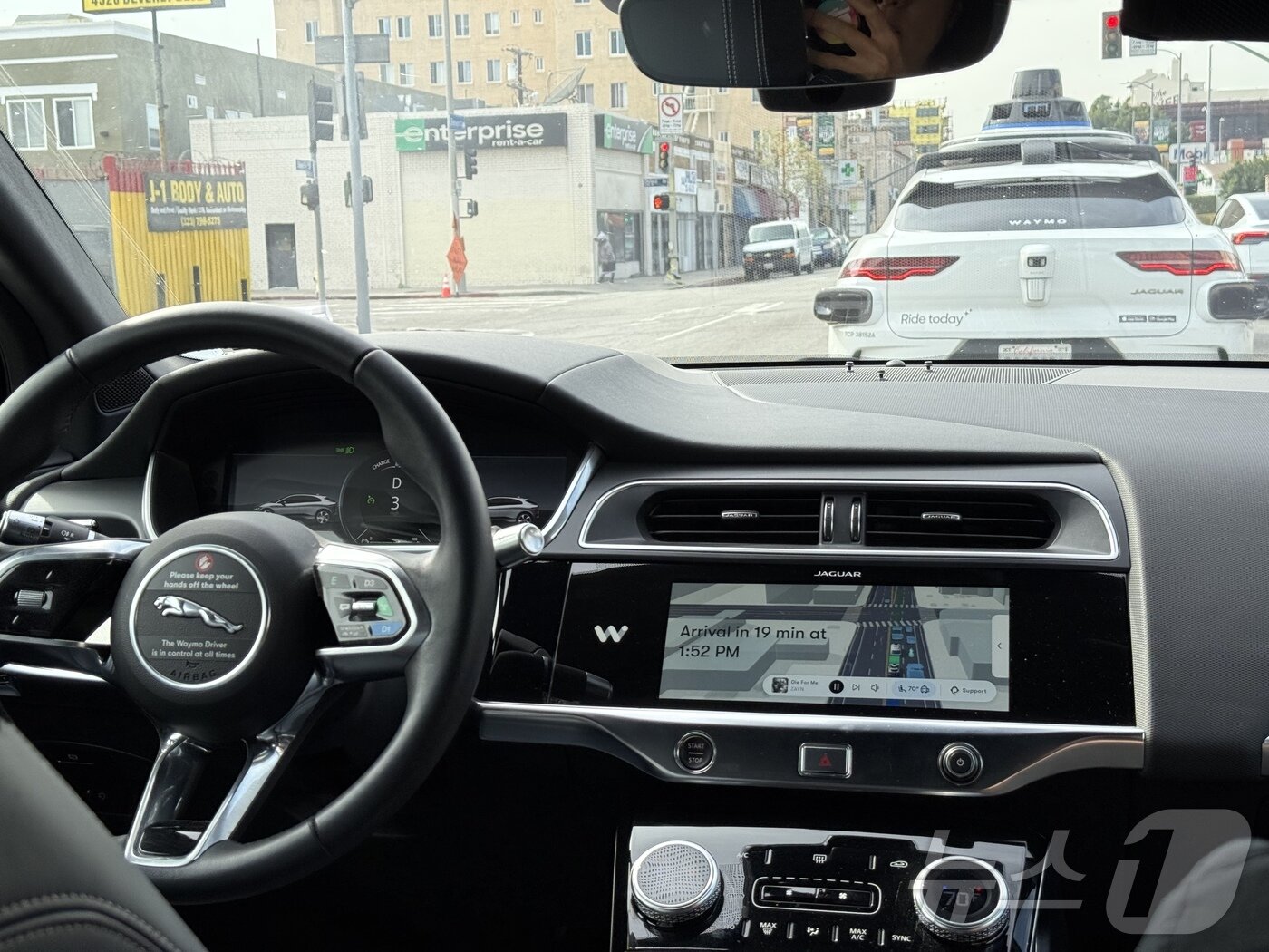 본문 이미지 - 자율주행 무인 택시 '웨이모' ⓒ 뉴스1 윤슬빈 관광전문기자