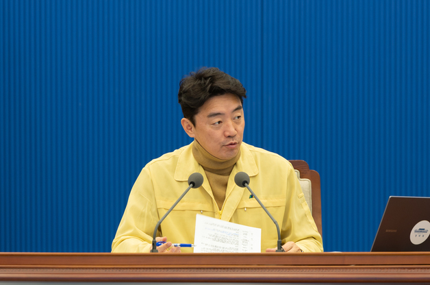 강훈식 비서실장 '주간업무회의 주재'