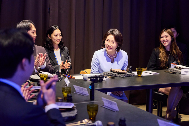 관광 활성화를 위한 간담회 참석한 김혜경 여사