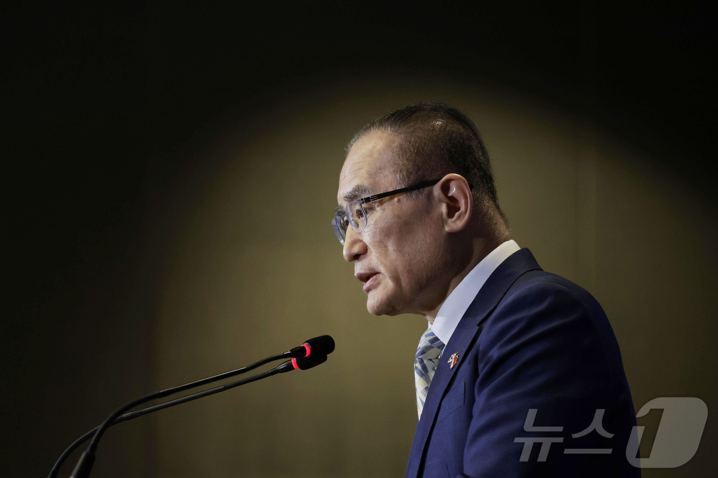 (싱가포르=뉴스1) 허경 기자 = 위성락 국가안보실장이 2일 싱가포르 한 호텔에 마련된 프레스센터에서 이재명 대통령 국빈 방문 관련 브리핑을 하고 있다. 2026.3.2/뉴스1