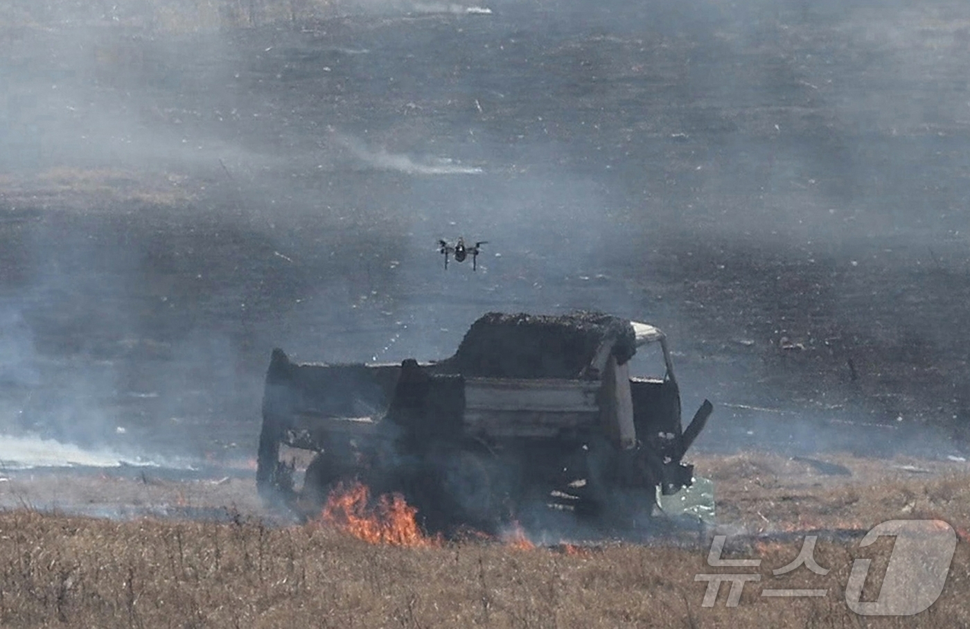 (평양 노동신문=뉴스1) = 북한 노동당 기관지 노동신문은 20일 "조선노동당 총비서이시며 조선민주주의인민공화국 국무위원장이신 경애하는 김정은 동지께서 3월 19일 조선인민군 수도 …