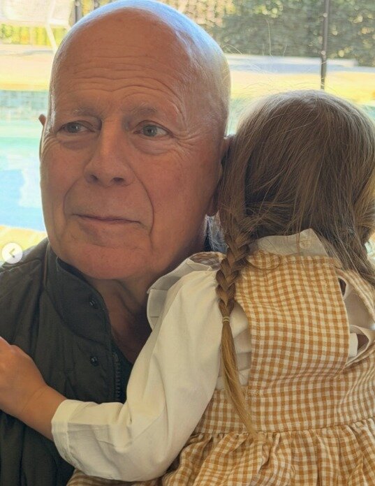 본문 이미지 - 데미 무어 인스타그램