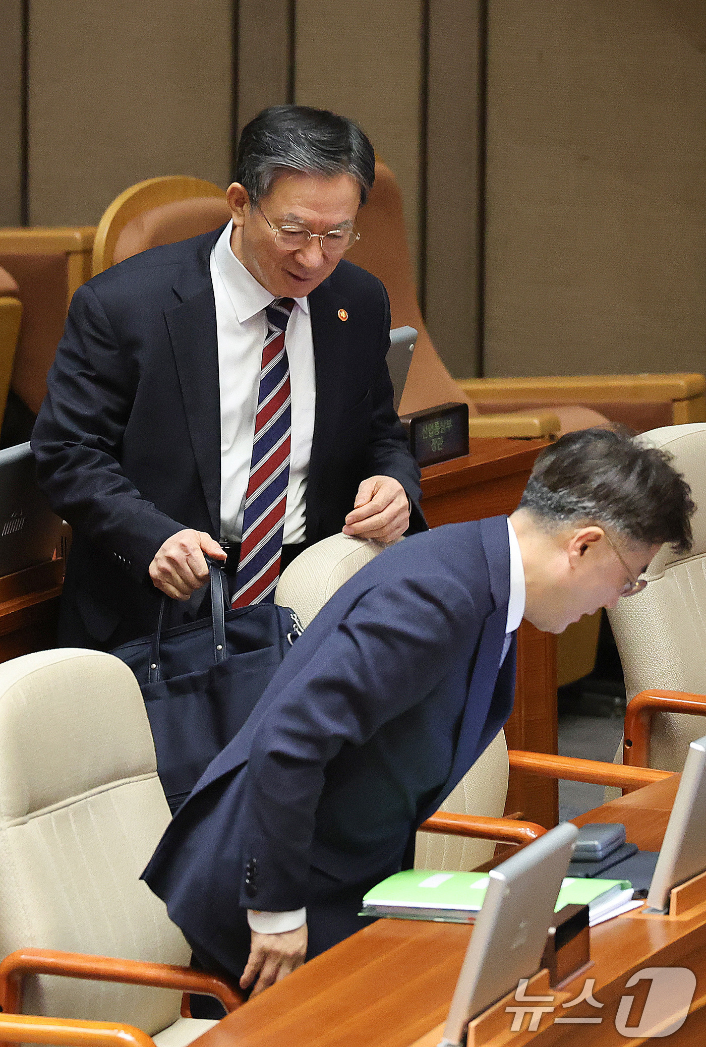 (서울=뉴스1) 신웅수 기자 = 정성호 법무부 장관이 20일 서울 여의도 국회에서 열린 제433회국회(임시회) 제2차 본회의 공소청법안(대안)에 대한 무제한 토론(필리버스터)에서 …