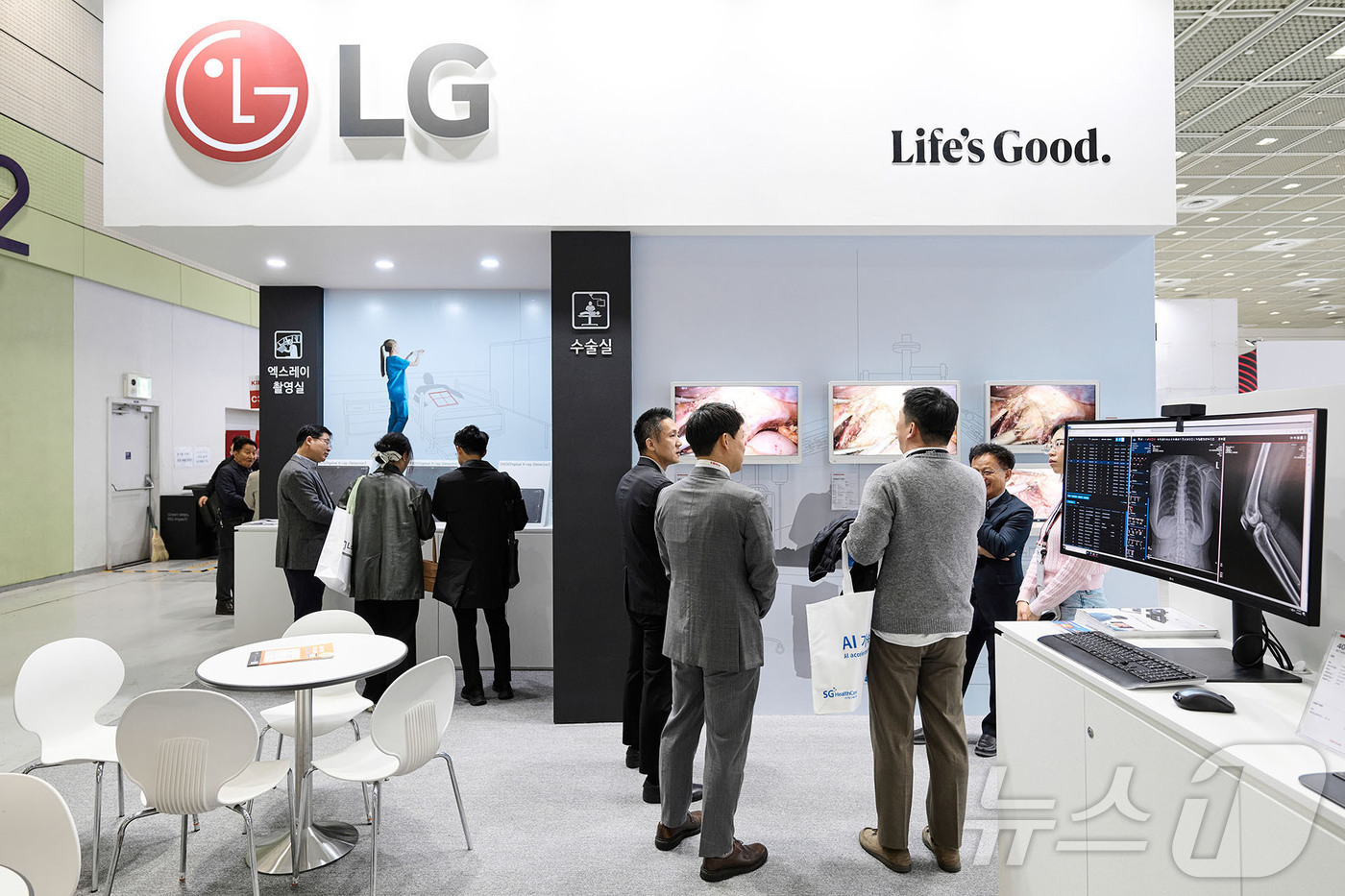 (서울=뉴스1) = LG전자는 오는 22일까지 서울 삼성동 코엑스에서 열리는 국제의료기기·병원설비전시회 ‘KIMES 2026’에 참여한다고 20일 밝혔다.사진은 ‘KIMES 202 …